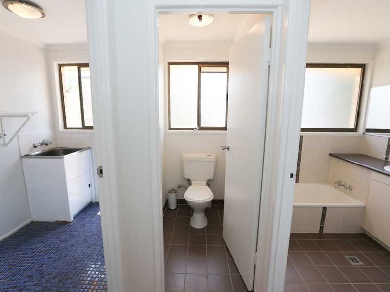 32 Centenary Drive, Boyne Island QLD 4680