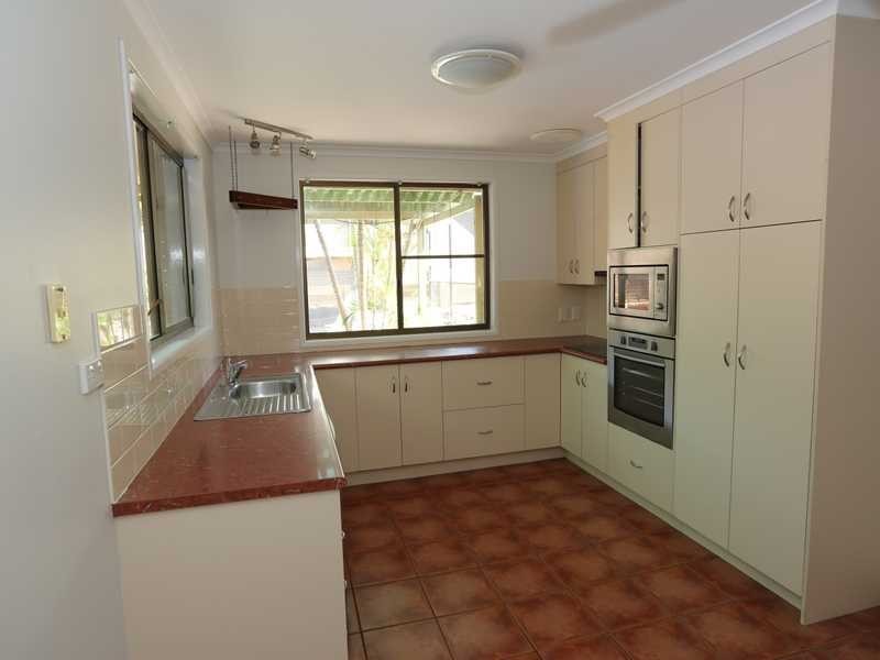 32 Centenary Drive, Boyne Island QLD 4680