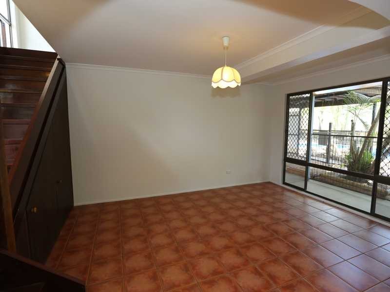 32 Centenary Drive, Boyne Island QLD 4680