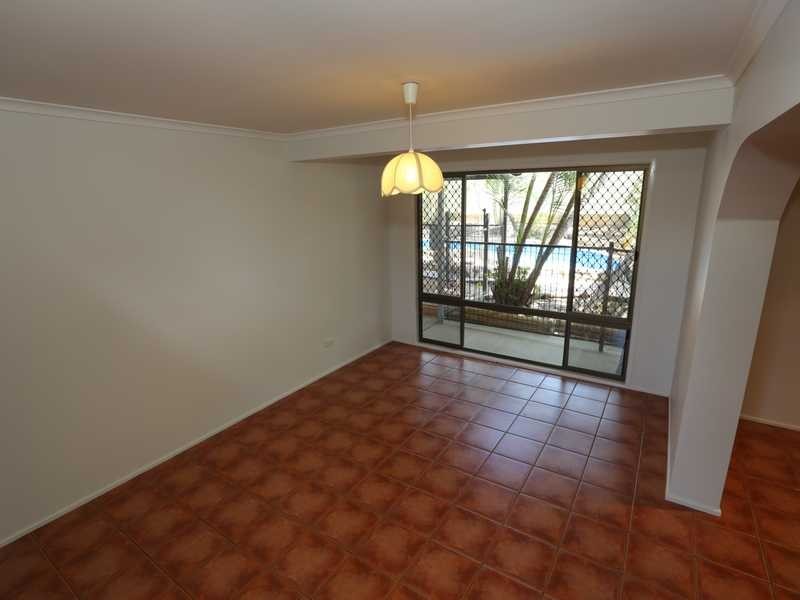 32 Centenary Drive, Boyne Island QLD 4680