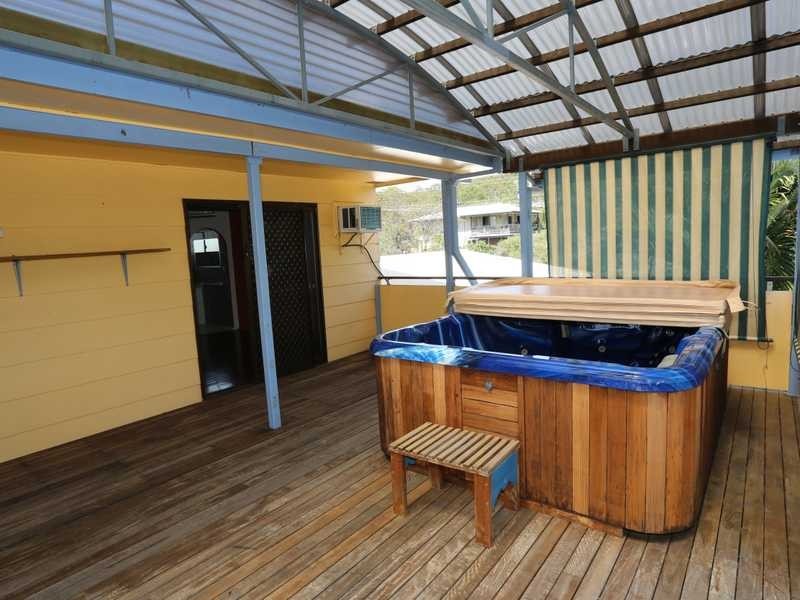 32 Centenary Drive, Boyne Island QLD 4680