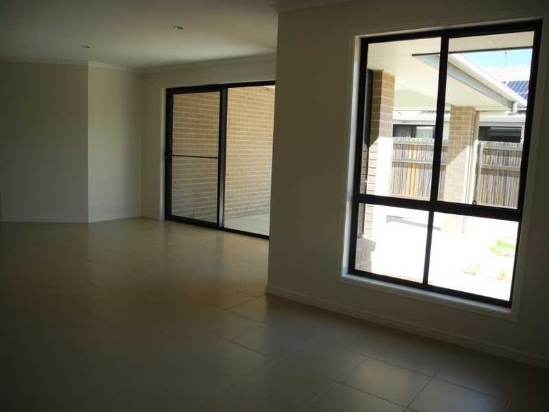 19 Jeana Close, Boyne Island QLD 4680