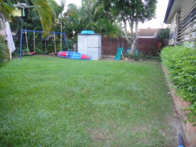3 Polmaise Street, Boyne Island QLD 4680