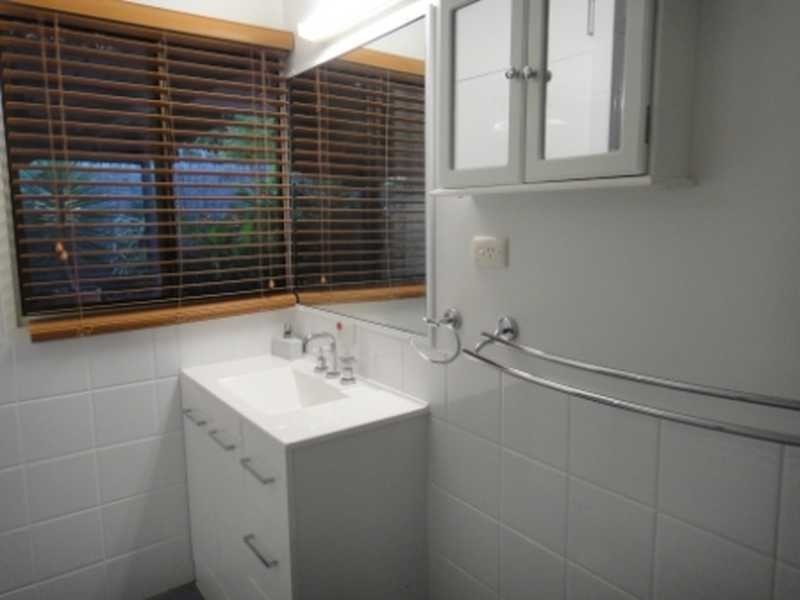 3 Polmaise Street, Boyne Island QLD 4680