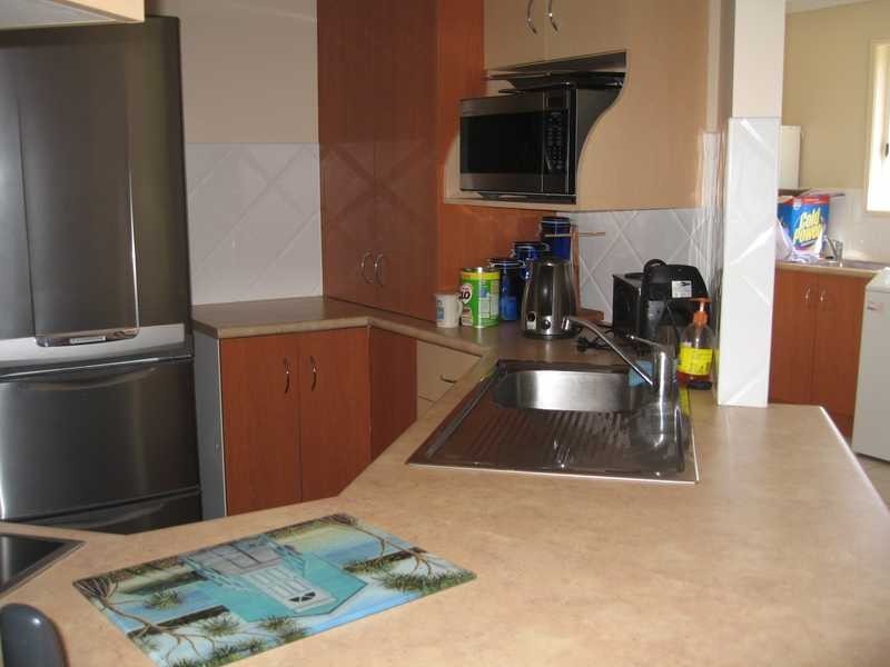 Unit 2/10 Elizabeth Street, Tannum Sands QLD 4680