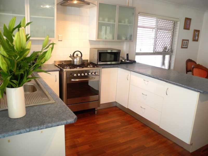 17 Alkina Crescent, Boyne Island QLD 4680