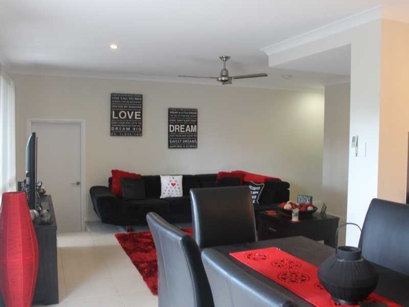 4/30 Beach Avenue, Tannum Sands QLD 4680