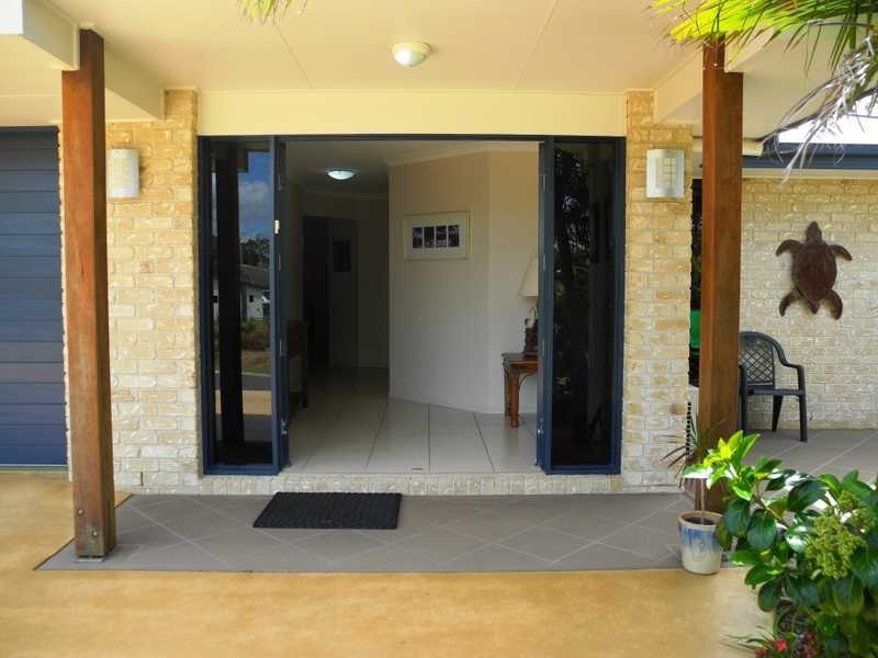 8 Caitlin Court, Boyne Island QLD 4680