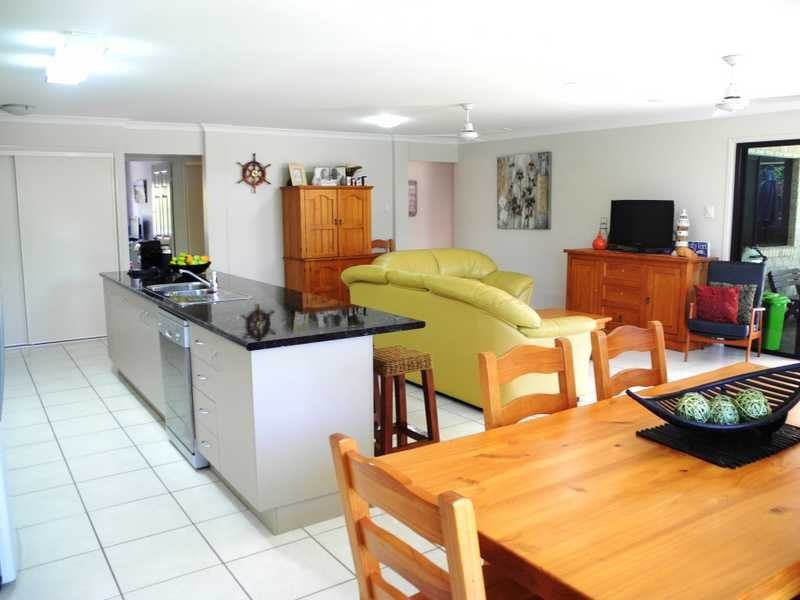 8 Caitlin Court, Boyne Island QLD 4680