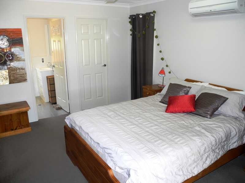 8 Caitlin Court, Boyne Island QLD 4680
