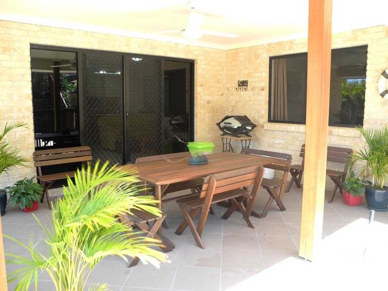 8 Caitlin Court, Boyne Island QLD 4680