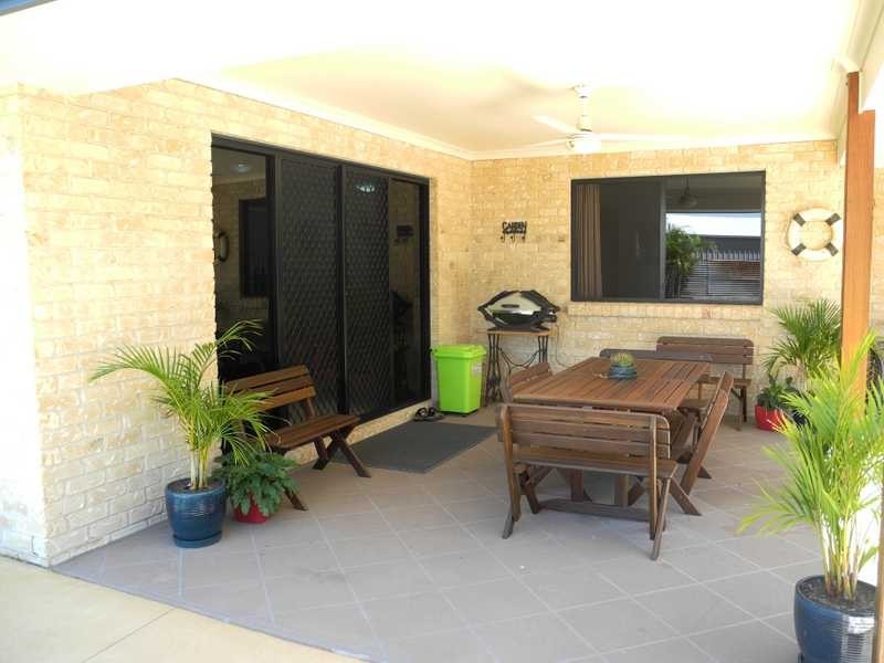8 Caitlin Court, Boyne Island QLD 4680