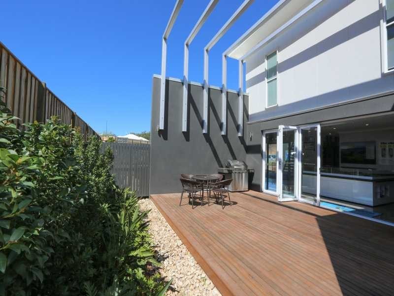 33 Tulipwood Circuit, Boyne Island QLD 4680