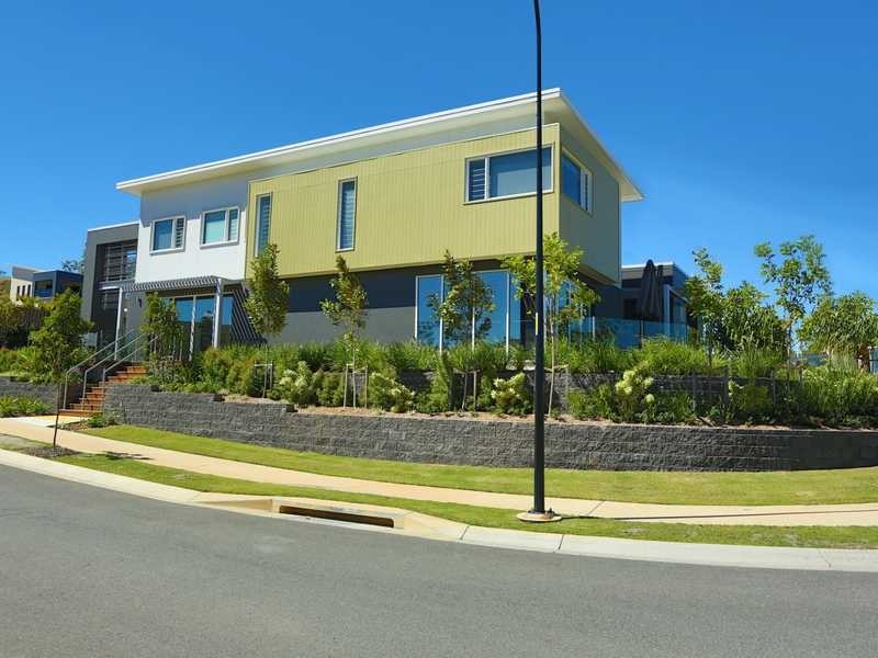 33 Tulipwood Circuit, Boyne Island QLD 4680