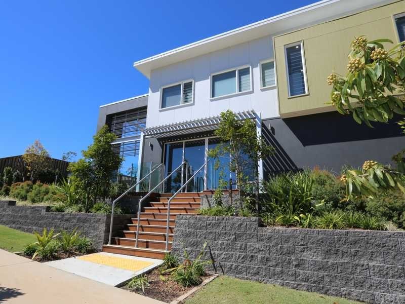 33 Tulipwood Circuit, Boyne Island QLD 4680