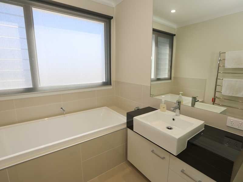 33 Tulipwood Circuit, Boyne Island QLD 4680