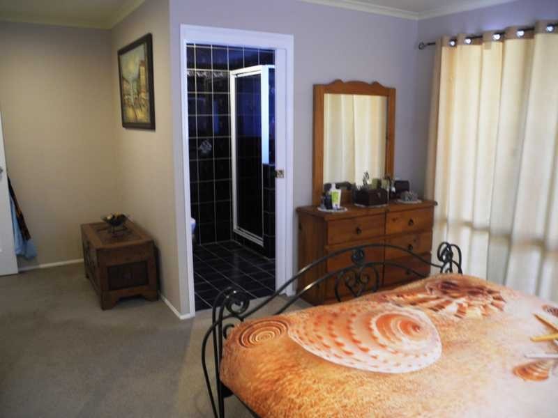 37 Sayre Crescent, Boyne Island QLD 4680