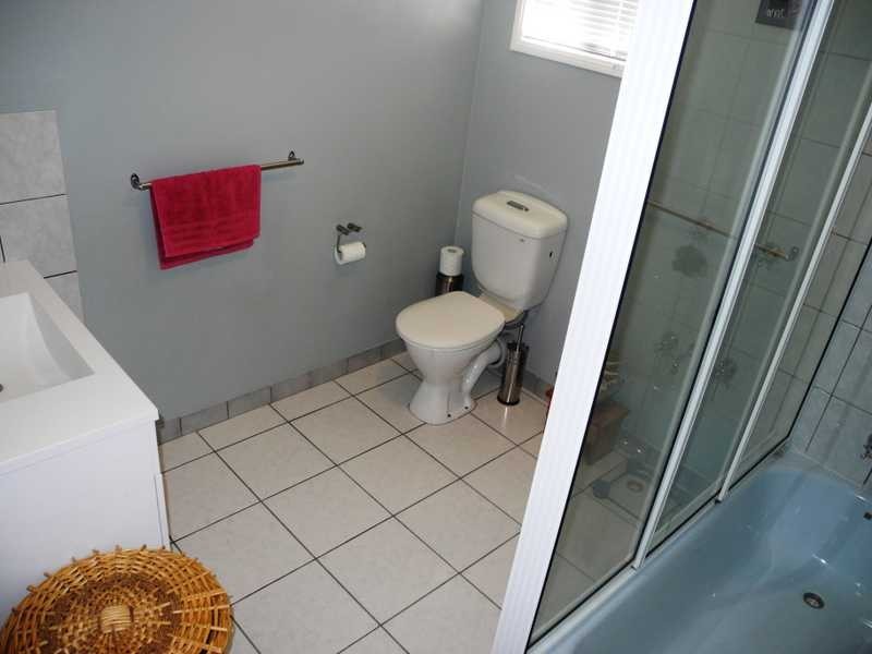 37 Sayre Crescent, Boyne Island QLD 4680