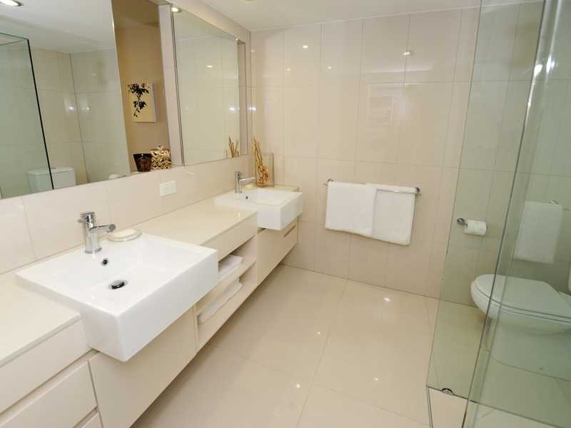 13/2 The Promenade, Boyne Island QLD 4680