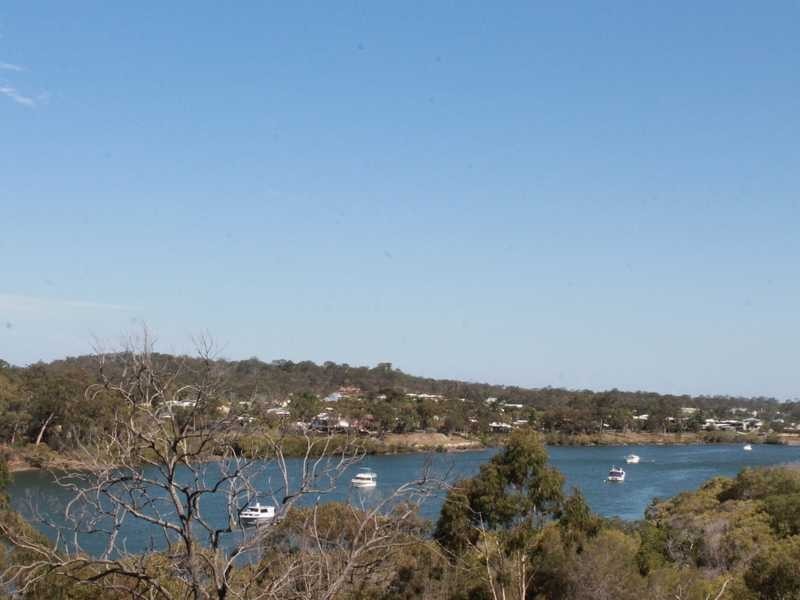 13/2 The Promenade, Boyne Island QLD 4680