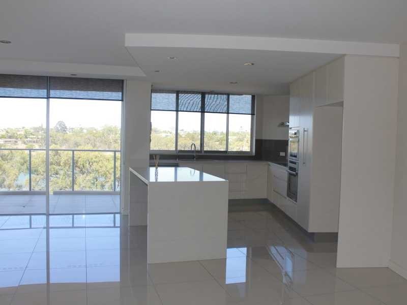 13/2 The Promenade, Boyne Island QLD 4680