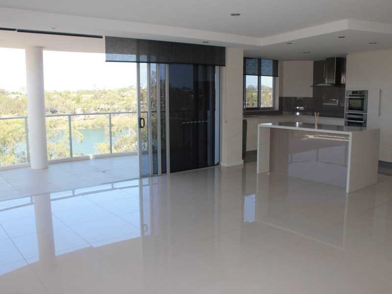 13/2 The Promenade, Boyne Island QLD 4680