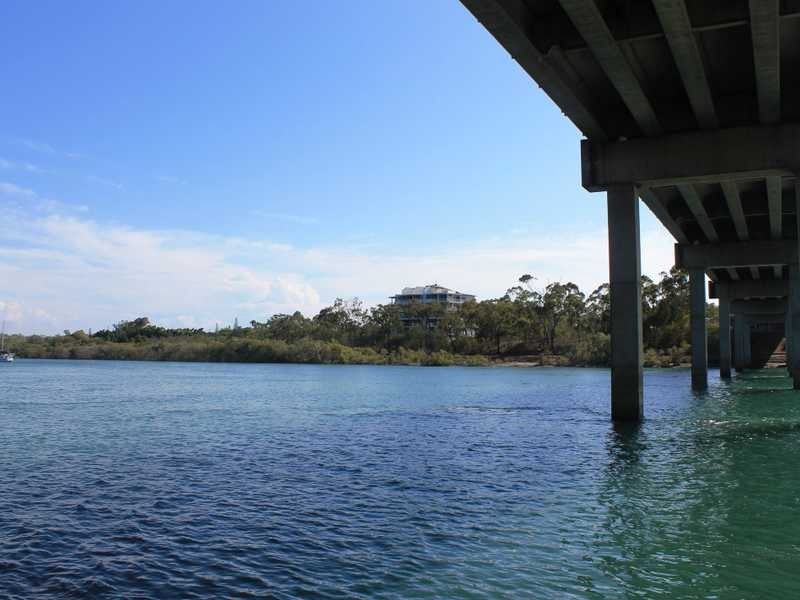 13/2 The Promenade, Boyne Island QLD 4680