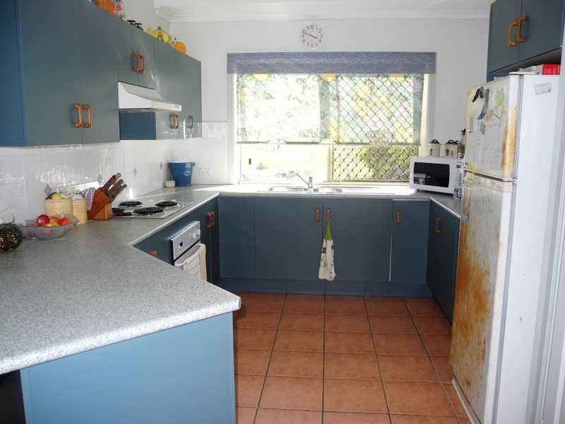 25 Koorawatha Drive, Bororen QLD 4678