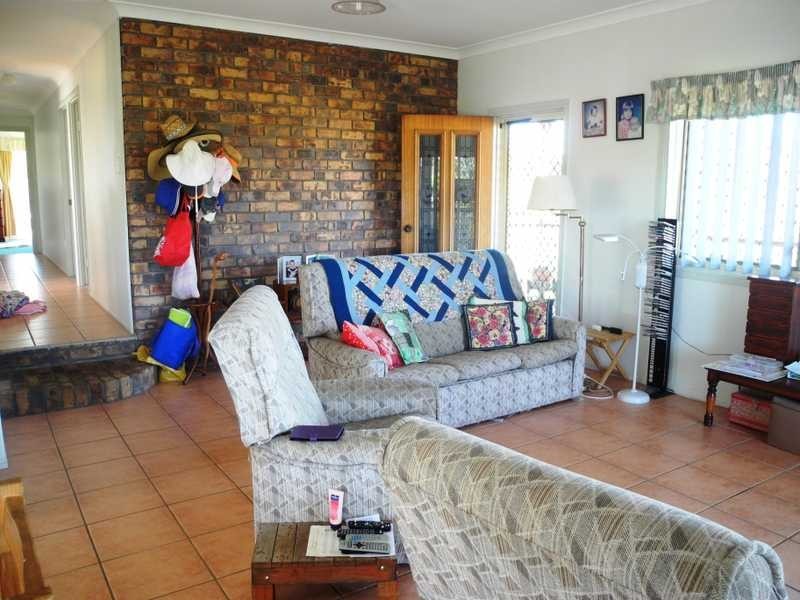 25 Koorawatha Drive, Bororen QLD 4678