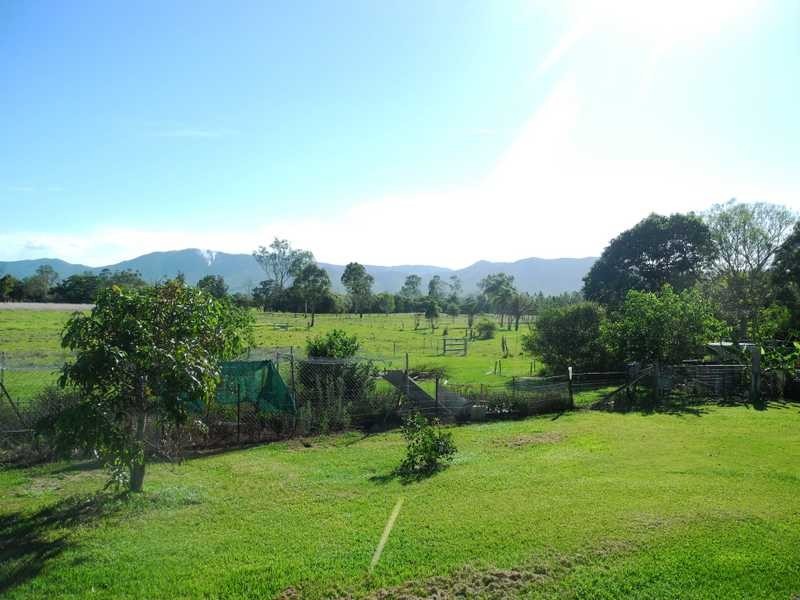 25 Koorawatha Drive, Bororen QLD 4678