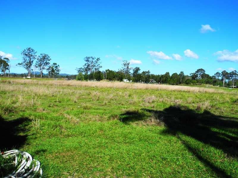 25 Koorawatha Drive, Bororen QLD 4678