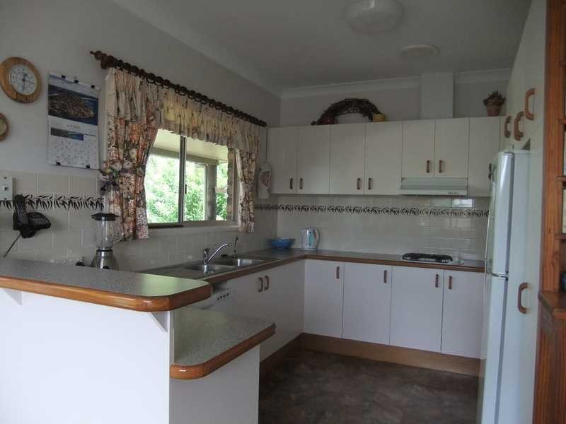 24 Sayre Crescent, Boyne Island QLD 4680