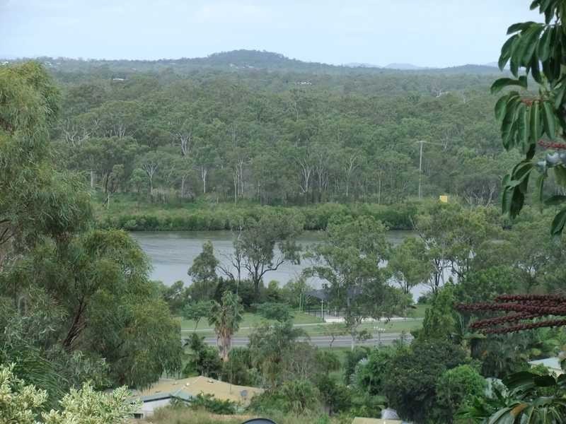 24 Sayre Crescent, Boyne Island QLD 4680