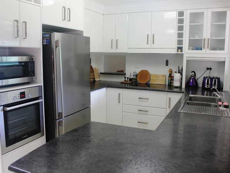 2 Andrew Court, Boyne Island QLD 4680