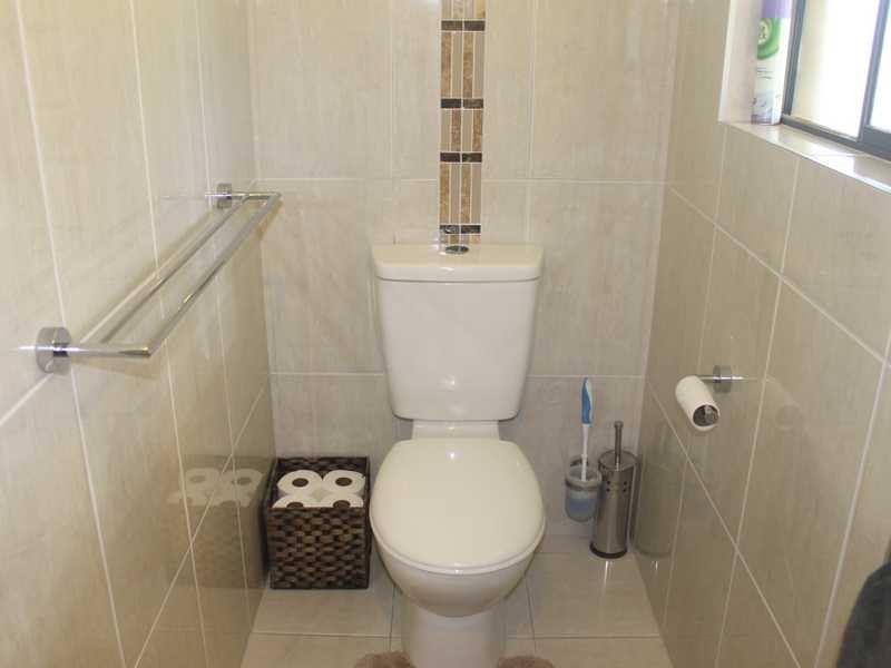2 Andrew Court, Boyne Island QLD 4680
