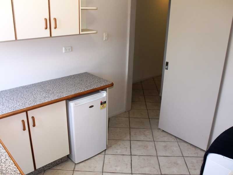 2 Andrew Court, Boyne Island QLD 4680