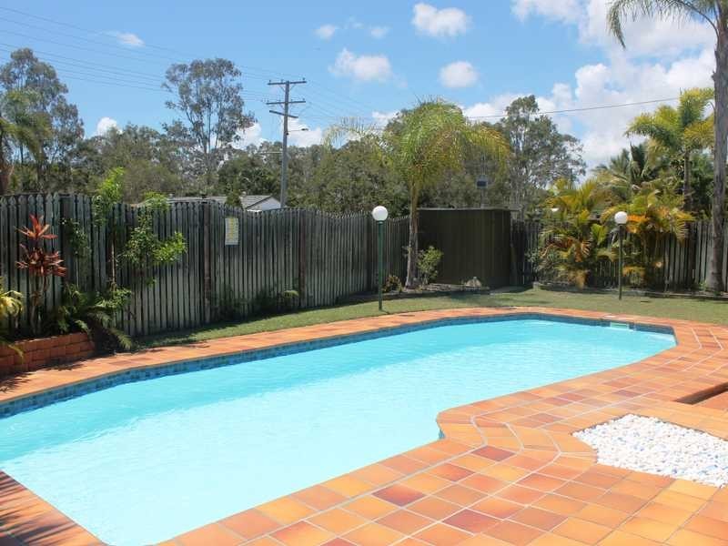 2 Andrew Court, Boyne Island QLD 4680