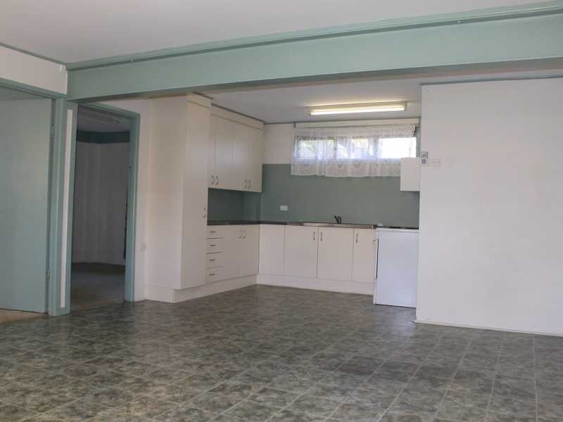 69 Booth Avenue, Tannum Sands QLD 4680