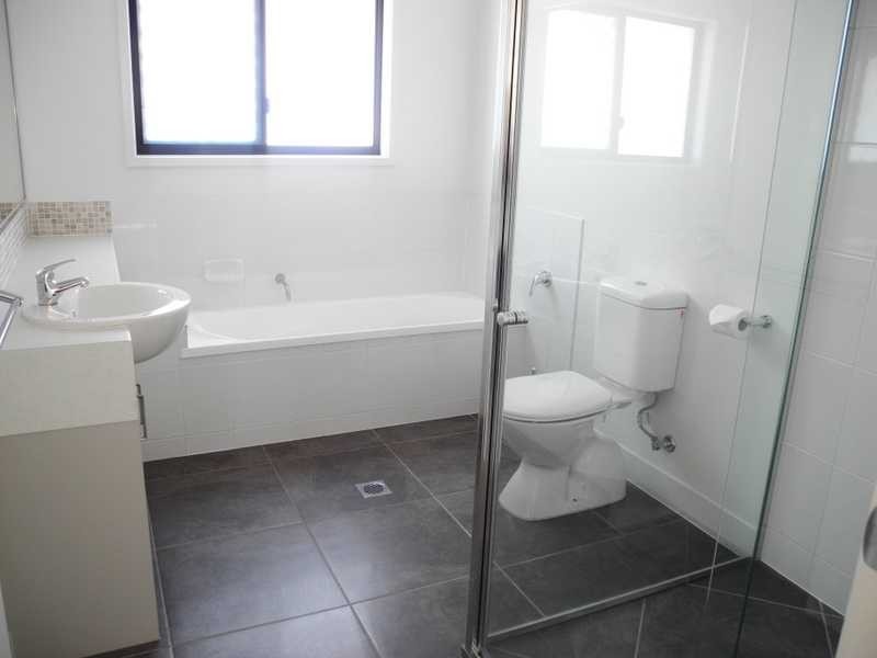5 Corimba Parade, Boyne Island QLD 4680