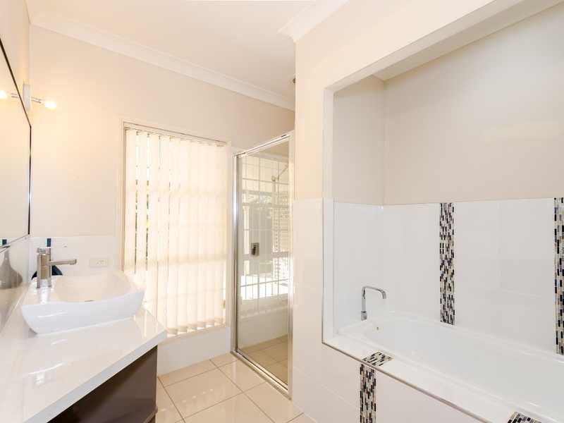 365 Boyne Island Road, Boyne Island QLD 4680