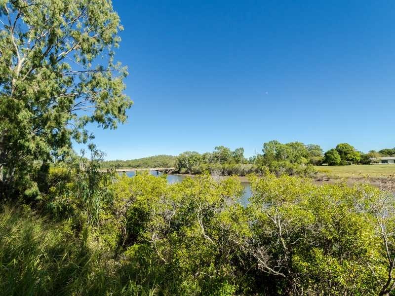 365 Boyne Island Road, Boyne Island QLD 4680