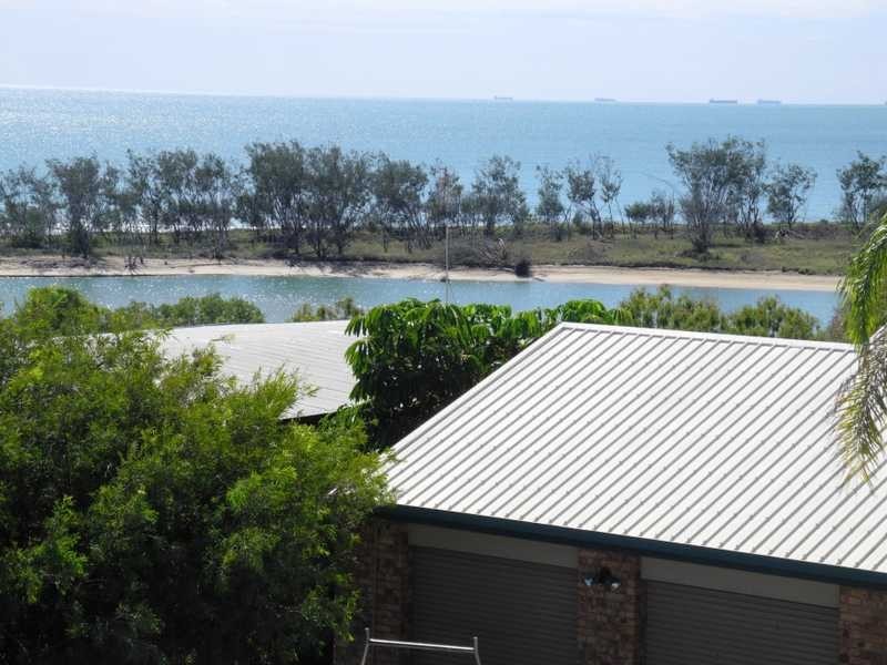 8 Marine Avenue, Tannum Sands QLD 4680
