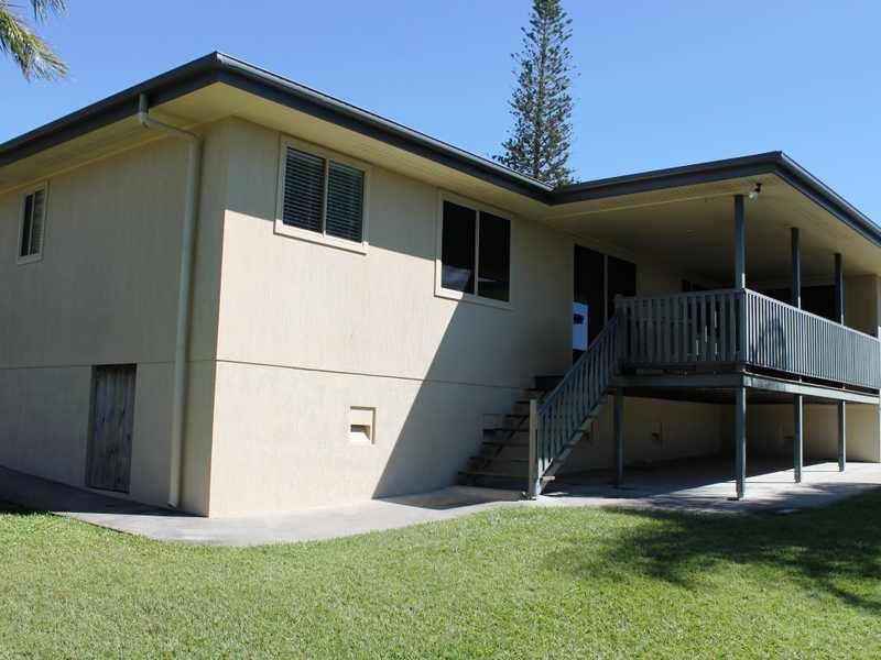 6 Swains Court, Boyne Island QLD 4680