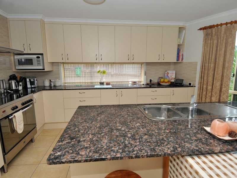 15 Michael Court, Boyne Island QLD 4680