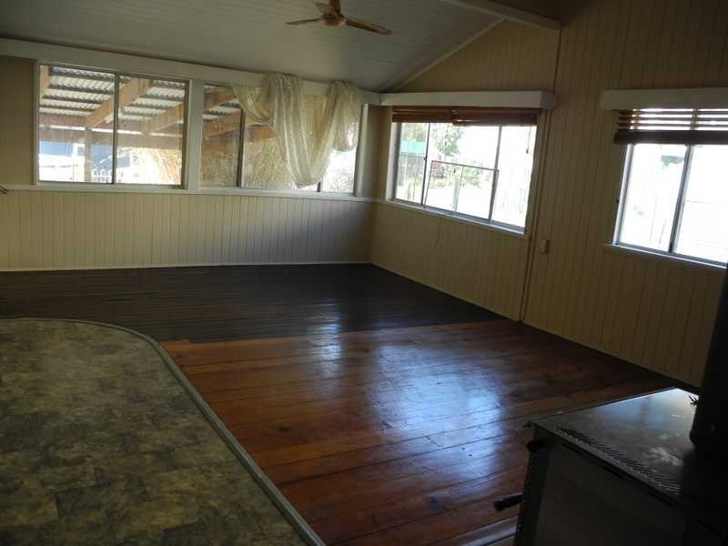 18 Kent Street, Bororen QLD 4678
