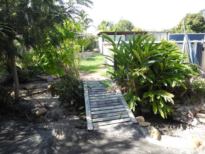 18 Kent Street, Bororen QLD 4678