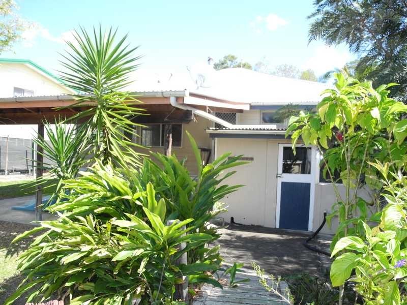 18 Kent Street, Bororen QLD 4678