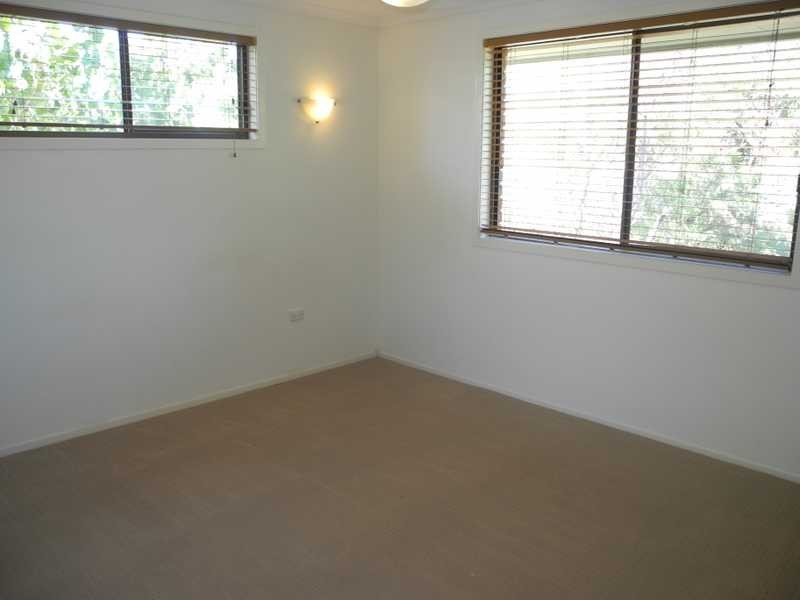 8 Chapple Court, Boyne Island QLD 4680