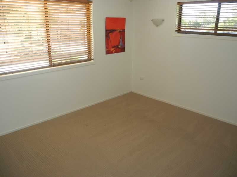 8 Chapple Court, Boyne Island QLD 4680