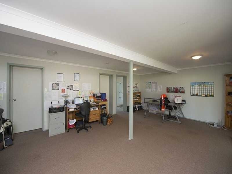 8 Chapple Court, Boyne Island QLD 4680